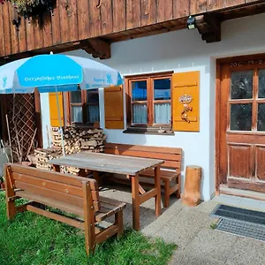 Schmidtler's Nest Apartment